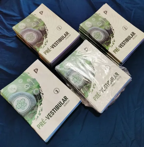 Coleção de livros pré-vestibulares