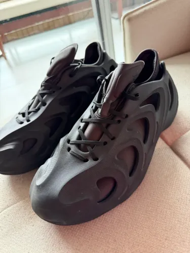 Tênis adidas