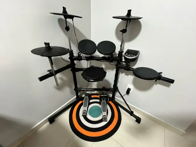 Bateria Eletrônica Alesis DM6