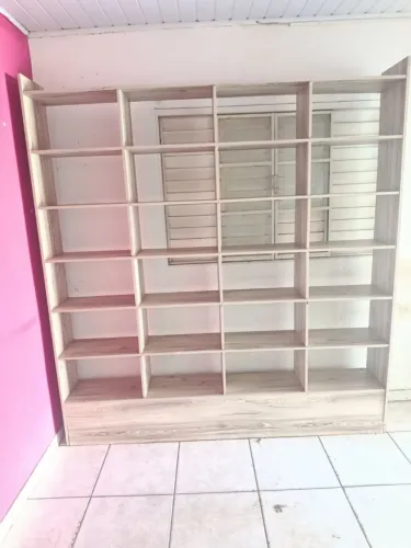 Vendo armaria coméia 