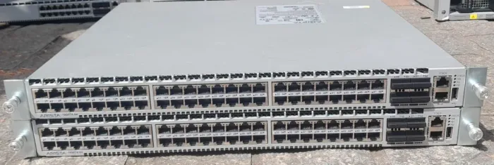 Switches data center Arista 7050TX 48xRJ45 (1/10GBASE-T) e 4xQSFP+ Dual AC