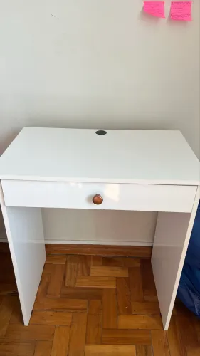 Mesa de estudos/trabalho