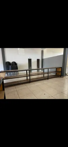 Balcão Expositor Comercial 5 Metros | Metal, Madeira e Vidro | Reforçado