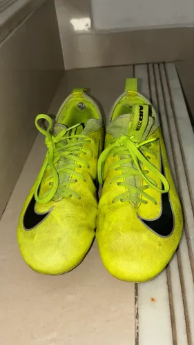 Chuteira campo  Nike air mercurial , cor verde TAM 34 