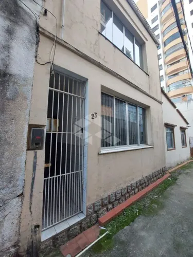 Casa para Alugar de 2 Quartos e 55m² no Centro, Florianópolis