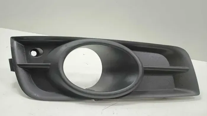 Moldura Grade Farol De Milha Esq Chevrolet Cruze 1.8 2013 Preto Esquerdo