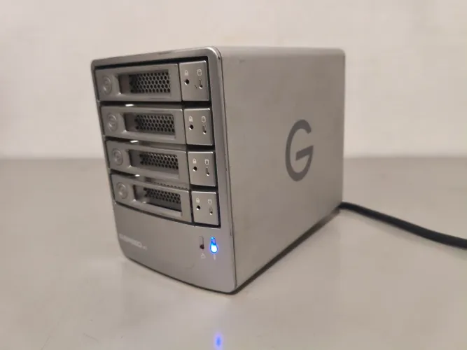 Case HD Externo G-SPEED eS - 8TB - 4 HDs de 2TB - Saudáveis