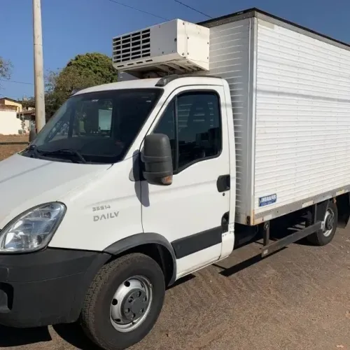 Iveco 35s14 refrigerada 2015