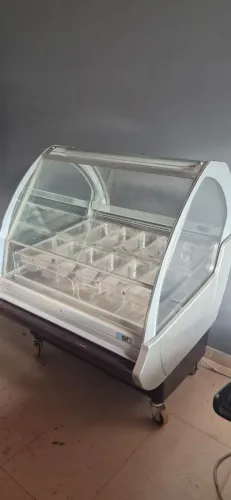 Vitrine Expositora para Sorvete/Gelato ISA - 12 Cubas (Usada)