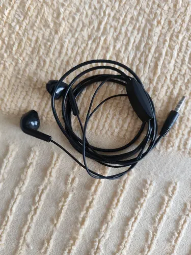 Fone de ouvido com microfone original Samsung novo última peça