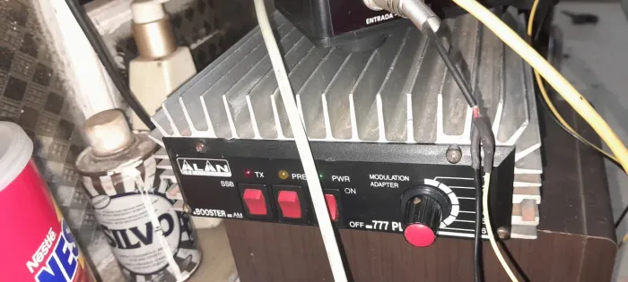 Vendo Rádio px Alan 777 plus com o reboque parado mais tem conserto SÓ VENDO NO PIX O ENVI