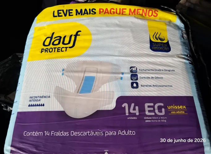 08 Pacotes de Fraldas geriátrica EG