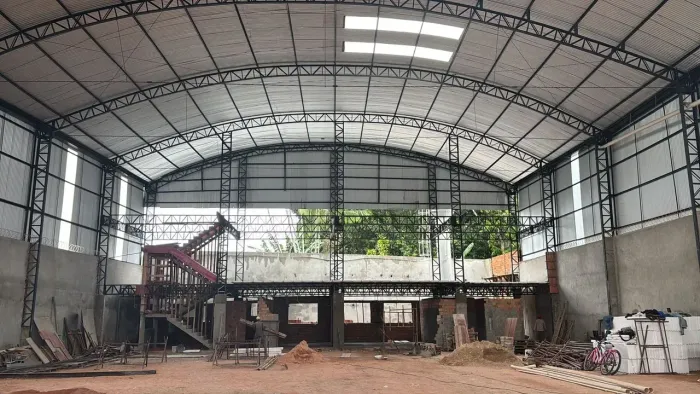 FV ALUGA GALPAO COM DOCA PARA 5 CARRETAS