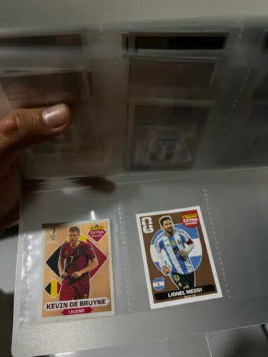 Combo duas figurinhas legends da copa do mundo de 26 e 22