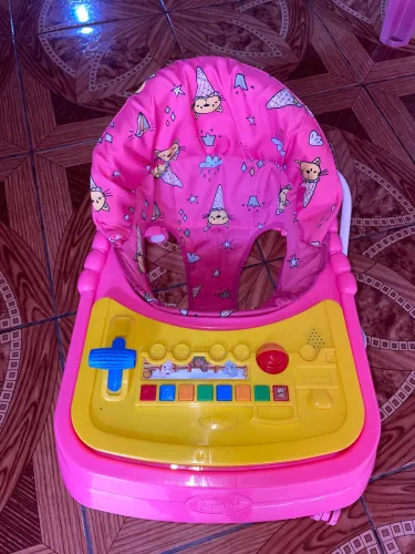 Vendo andajar de menina 