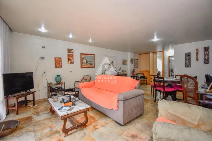 Apartamento de 3 quartos em São Conrado