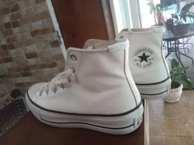 Tênis ALL Star couro plataforma