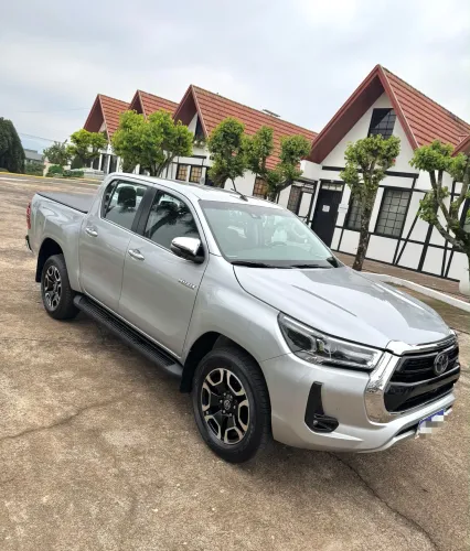 Toyota Hilux CD SRX 4X4 2.8 TDI 16V Diesel Aut. 2025