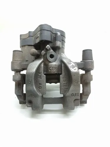 Cavalete Traseiro Direito Vw Passat Tsi 2.0 2018 3q0615406
