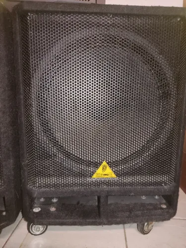 Subwoofer Behringer 18" passivo