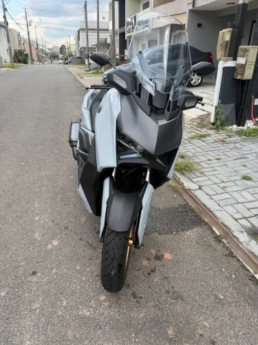 X Max 300 impecável 