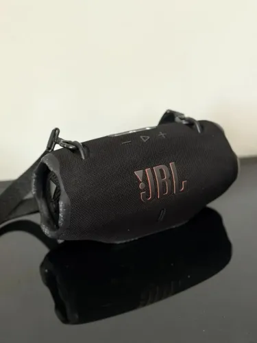 JBL Xtreme 4 Preta com carregador, alça e case