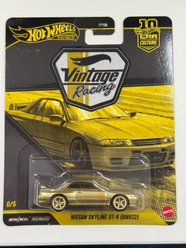 Hot Wheels Chase Nissan Skyline GTR BRN32