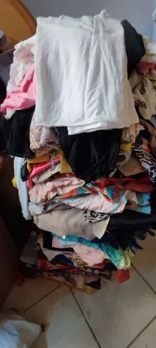 Lote de roupas femininas 