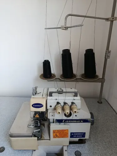 Vendo máquina costura Overclock