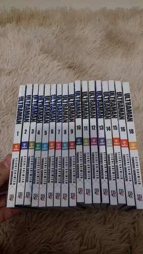 Colecao de mangás com 17 volumes novos!