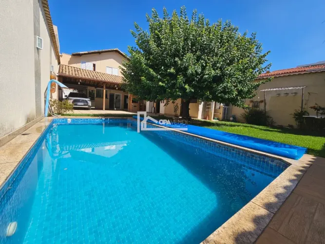Casa Duplex com Piscina e Armários Planejados - BH - Itapoã - 3 Quartos (1 Suíte) - 4 Vaga