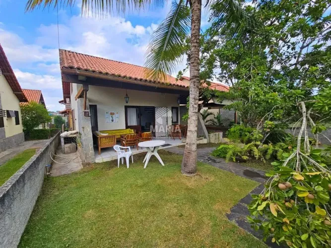 Casa dentro de condomínio com 04 quartos à venda em Gravatá/PE! DE 610 MIL POR 550 MIL!