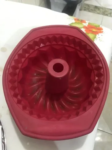 Forma de Silicone com furo para Bolos , Pudins e Tortas