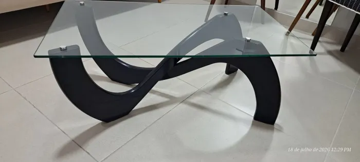 Mesa de Centro em Vidro com Base Moderna