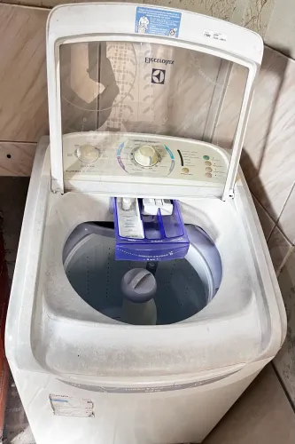 Máquina de Lavar Electrolux Turbo Economia 8kg - Funcionando - Precisa Trocar Gabinete