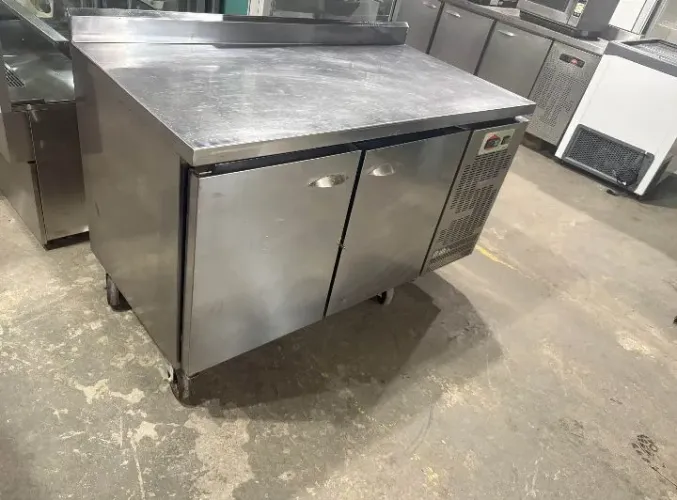 Balcão refrigerado em aço inox