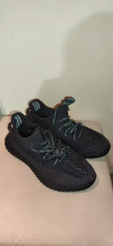 Tenis Yeezy 350 Boost V2 Preto - Tam 40