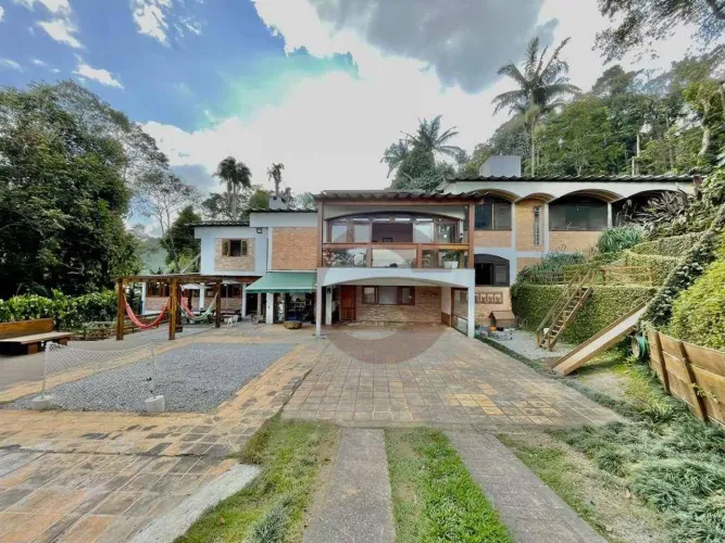 Casa com 3 Suítes à venda, 398 m² por R$ 2.190.000 Taboão da Serra - Taboão da Serra/SP