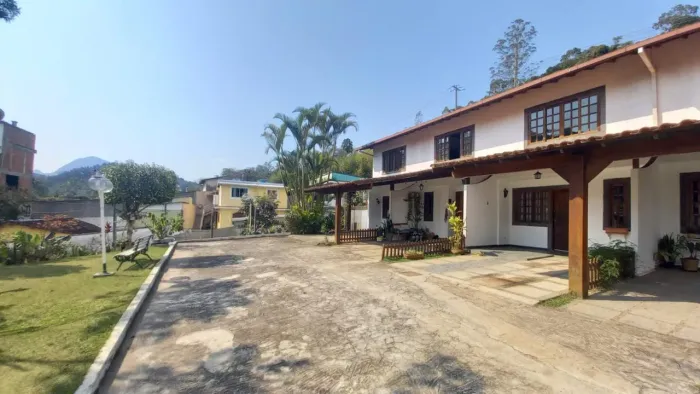 Casa em Condomínio para Locação em Teresópolis, Prata, 2 dormitórios, 2 banheiros, 1 vaga