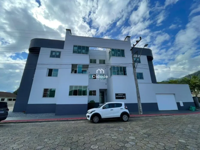 Apartamento para locação na Barra do Rio Cerro - Amplo e com excelente distribuição
