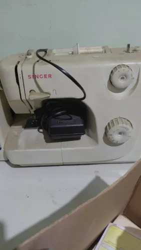 MÁQUINA DE COSTURA Singer Facilita