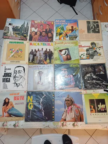 Discos de Vinil diversos temas, venda individual! Em excelente estado.