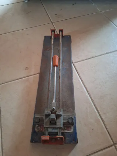 Cortador de cerâmica 