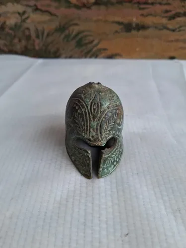 Sino em formato de capacete gladiador (defeitos)