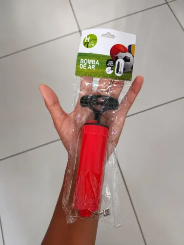 Bomba de ar com dois tipos de bico