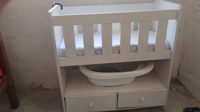 Carrinho de bebê + berço pequeno para vender