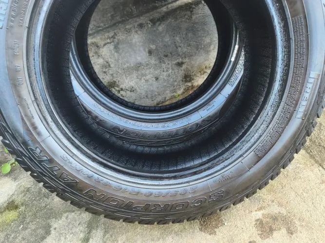 4 Pneus Pirelli scorpion 205/60/16