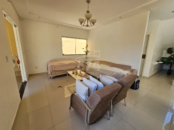Aluga-se casa duplex no condomínio Assunção de Maria