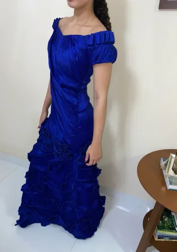 Vestido azul com flores