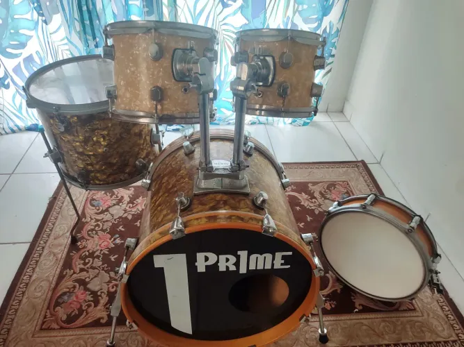 Bateria Prime reduzida, só tambores
